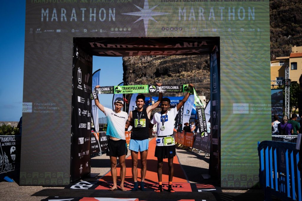 La Maratón de la Transvulcania adidas Terrex es dominada por Fran Anguita y Gemma Arenas